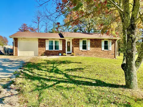 6 Noon Dr, North Vernon, IN 47265