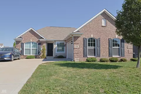 616 Albermarle Dr, Pittsboro, IN 46167