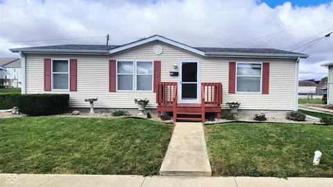 214 S 18th St, Elwood, IN 46036
