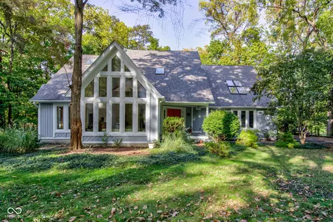 6438 Pin Oak Dr, Mccordsville, IN 46055
