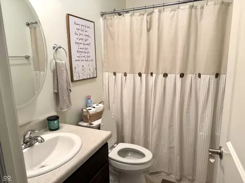 6038 Emerald Commons Dr, Indianapolis, IN 46221 photo 29