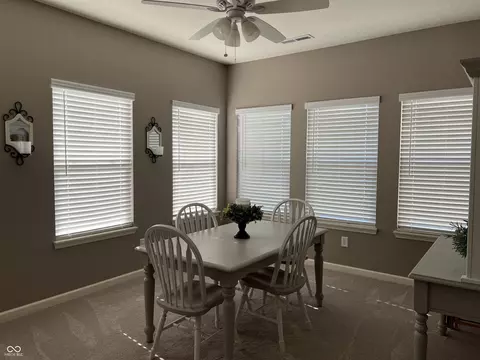 6038 Emerald Commons Dr, Indianapolis, IN 46221 photo 5