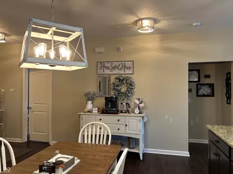 6038 Emerald Commons Dr, Indianapolis, IN 46221 photo 21