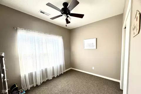 6038 Emerald Commons Dr, Indianapolis, IN 46221 photo 14
