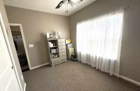 6038 Emerald Commons Dr, Indianapolis, IN 46221 photo 16