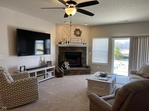 6038 Emerald Commons Dr, Indianapolis, IN 46221 photo 26