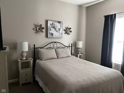 6038 Emerald Commons Dr, Indianapolis, IN 46221 photo 10