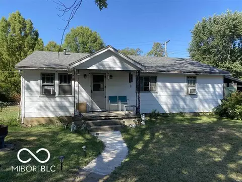 216 W Harvard Ave, Muncie, IN 47303