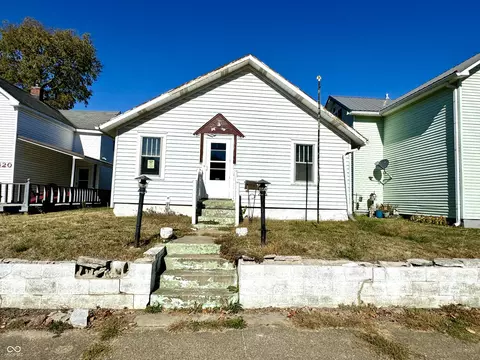 422 E 3rd St, Peru, IN 46970 photo 2