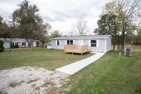3389 Rothshire Cir, North Vernon, IN 47265