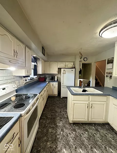 5527 E 1146 N, De Motte, IN 46310 photo 13