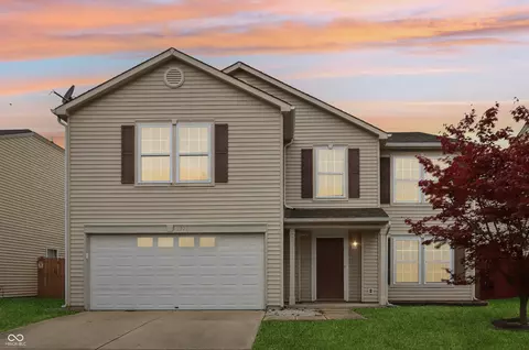 2922 Sentiment Ln, Greenwood, IN 46143