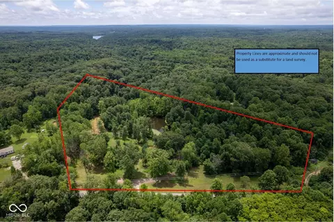9858 Sweetwater Trl, Trafalgar, IN 46181
