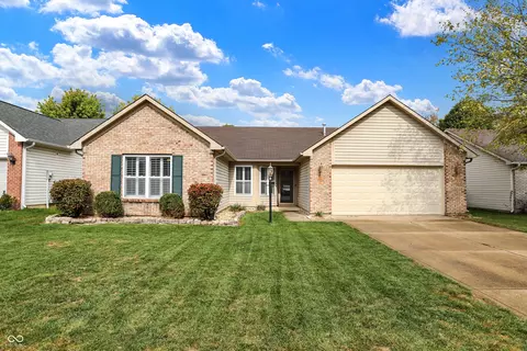 8104 Red Barn Ct, Indianapolis, IN 46239