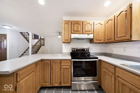 Kitchen - 355 Pinnacle Ln, Plainfield, IN 46168 photo 3 of 4