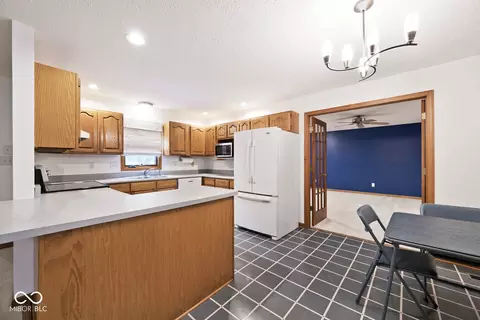 Kitchen - 355 Pinnacle Ln, Plainfield, IN 46168 photo 1 of 4