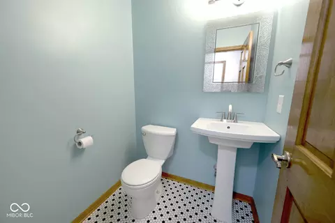 Bath - 355 Pinnacle Ln, Plainfield, IN 46168 photo 1 of 7