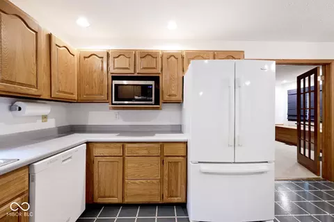 Kitchen - 355 Pinnacle Ln, Plainfield, IN 46168 photo 4 of 4
