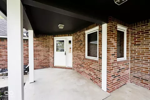 Exterior - 355 Pinnacle Ln, Plainfield, IN 46168 photo 3 of 9