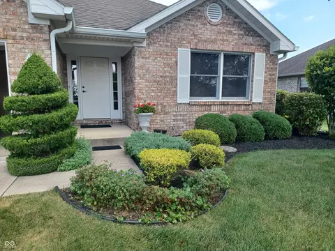 1841 Holiday Pines Dr, Brownsburg, IN 46112