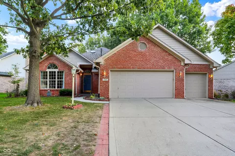1235 Smoketree Dr, Beech Grove, IN 46107