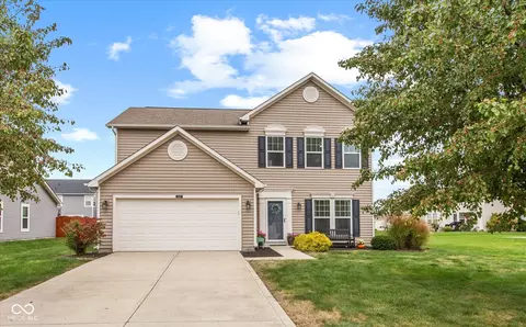 5564 W Woodhaven Dr, Mccordsville, IN 46055