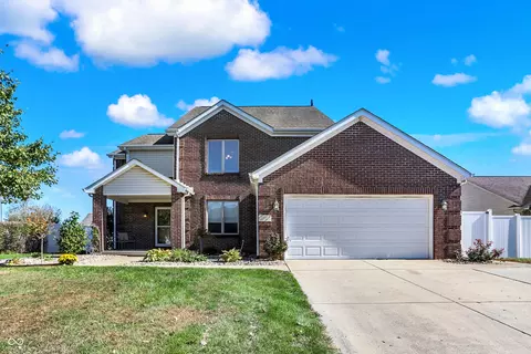 2929 Cross Creek Dr, Columbus, IN 47201