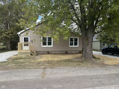 206 Locust St, New Market, IN 47965