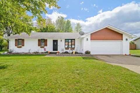 5419 E Broadmore Dr, Columbus, IN 47201