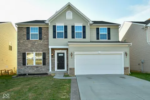 8216 Wheatfield Dr, Indianapolis, IN 46113