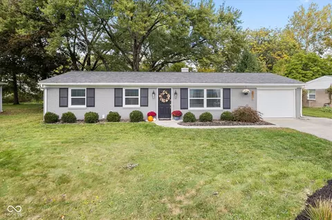 8838 Moll Dr, Fishers, IN 46038