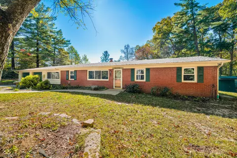 3233 Plum Creek Rd, Nashville, IN 47448