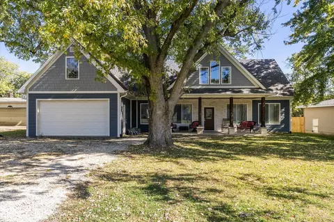 512 S Cherry St, Westfield, IN 46074