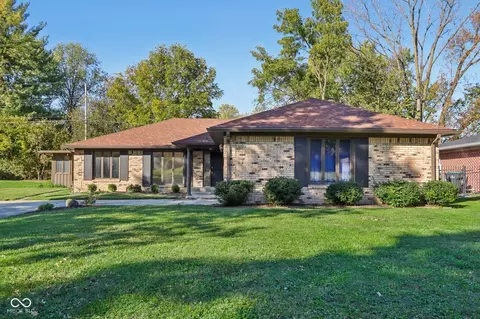 720 Lindenwood Dr, Greenwood, IN 46142