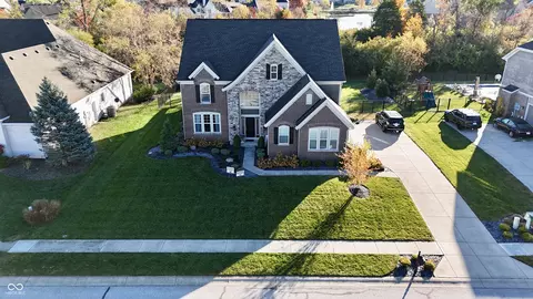 5901 Chartwell Dr, Bargersville, IN 46106