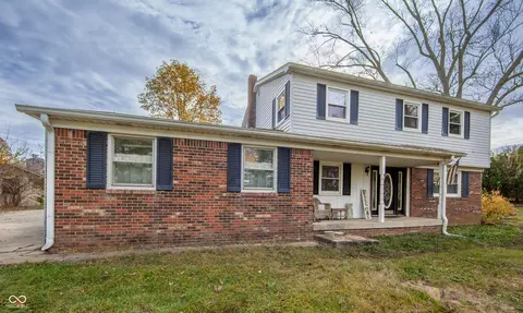 2677 W Ridge Ln, Anderson, IN 46013