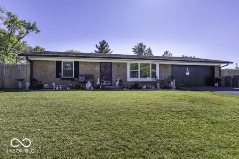 2521 Shakespeare Dr, Southport, IN 46227