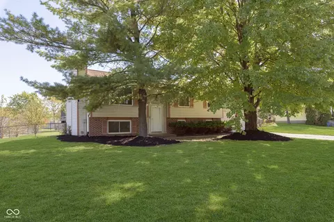 8307 Castle Farms Rd, Indianapolis, IN 46256