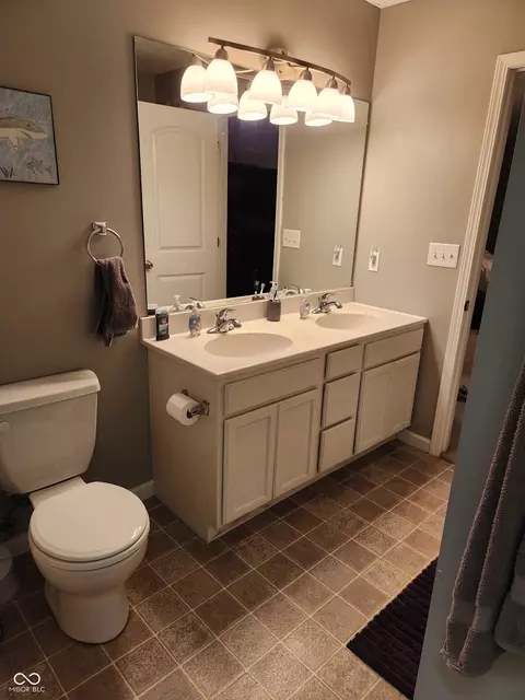 Bath - 7101 W Pinnacle Dr, Bloomington, IN 47404 photo 1 of 4