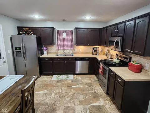 Kitchen - 7101 W Pinnacle Dr, Bloomington, IN 47404 photo 1 of 2
