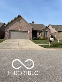 1642 Foxmere Way, Greenwood, IN 46142
