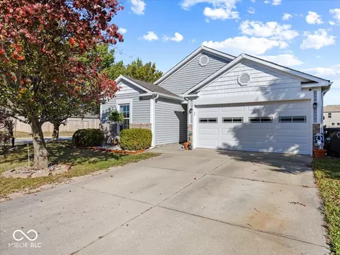 900 Saraina Rd, Shelbyville, IN 46176