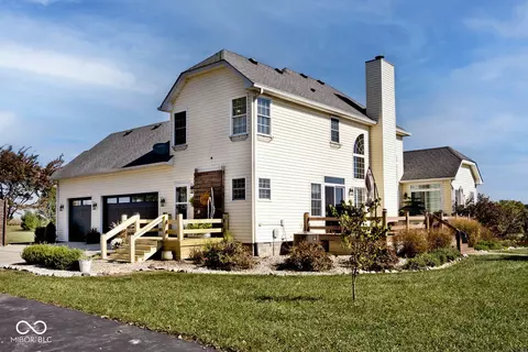 Exterior - 4025 E State Rd 252, Franklin, IN 46131 photo 13 of 18