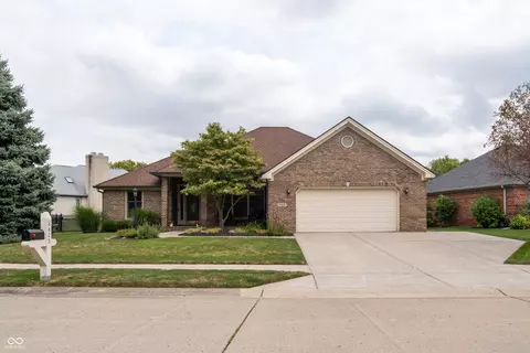 6425 Pheasant Dr, Indianapolis, IN 46237