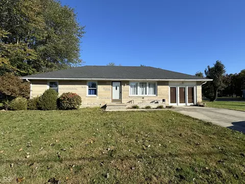 702 Moore St, Crothersville, IN 47229