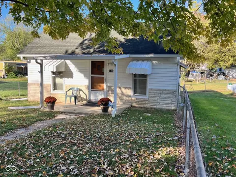125 S High St, Greensboro, IN 47344