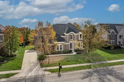 13693 Falcon Way, Mccordsville, IN 46055