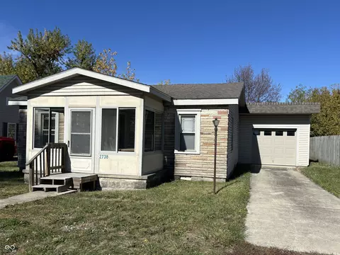 2738 N D St, Elwood, IN 46036