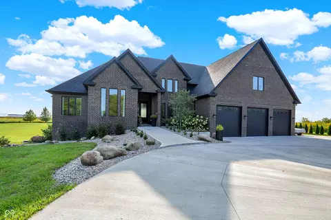 261 S 1100 E, Zionsville, IN 46077