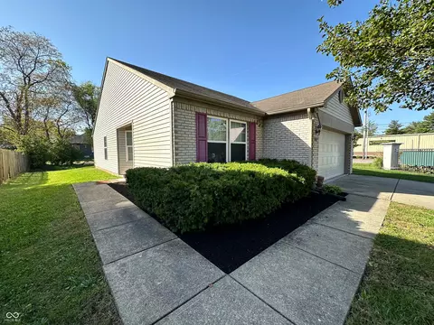9241 Robey Meadows Ln, Indianapolis, IN 46234
